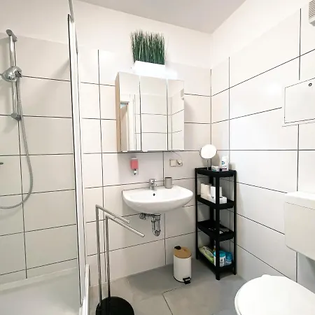 דירה Zentrales Mit Tv, Kueche Und Mikrowelle קמניץ