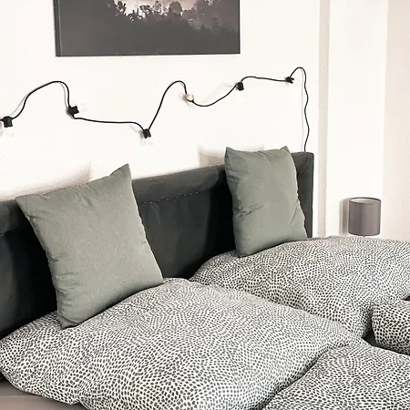 Zentrales Mit Tv, Kueche Und Mikrowelle 公寓