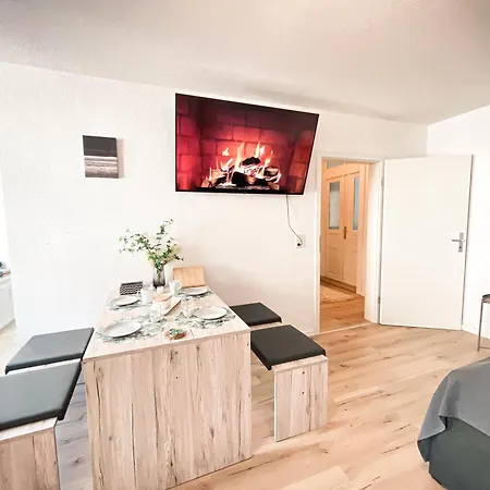 Zentrales Mit Tv, Kueche Und Mikrowelle